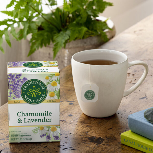 Traditional-Medicinals_Chamomile-Lavender-Tea_Kamille-Lavendel-Tee2
